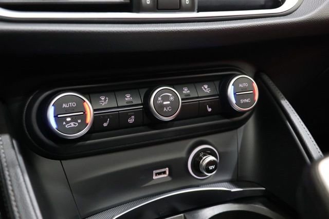 Used 2023 Alfa Romeo Stelvio Veloce AWD/4WD image 25