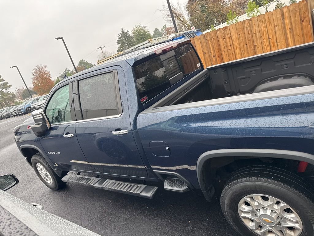 Used 2022 Chevrolet Silverado 2500 LTZ w/ LTZ Convenience Package image 6