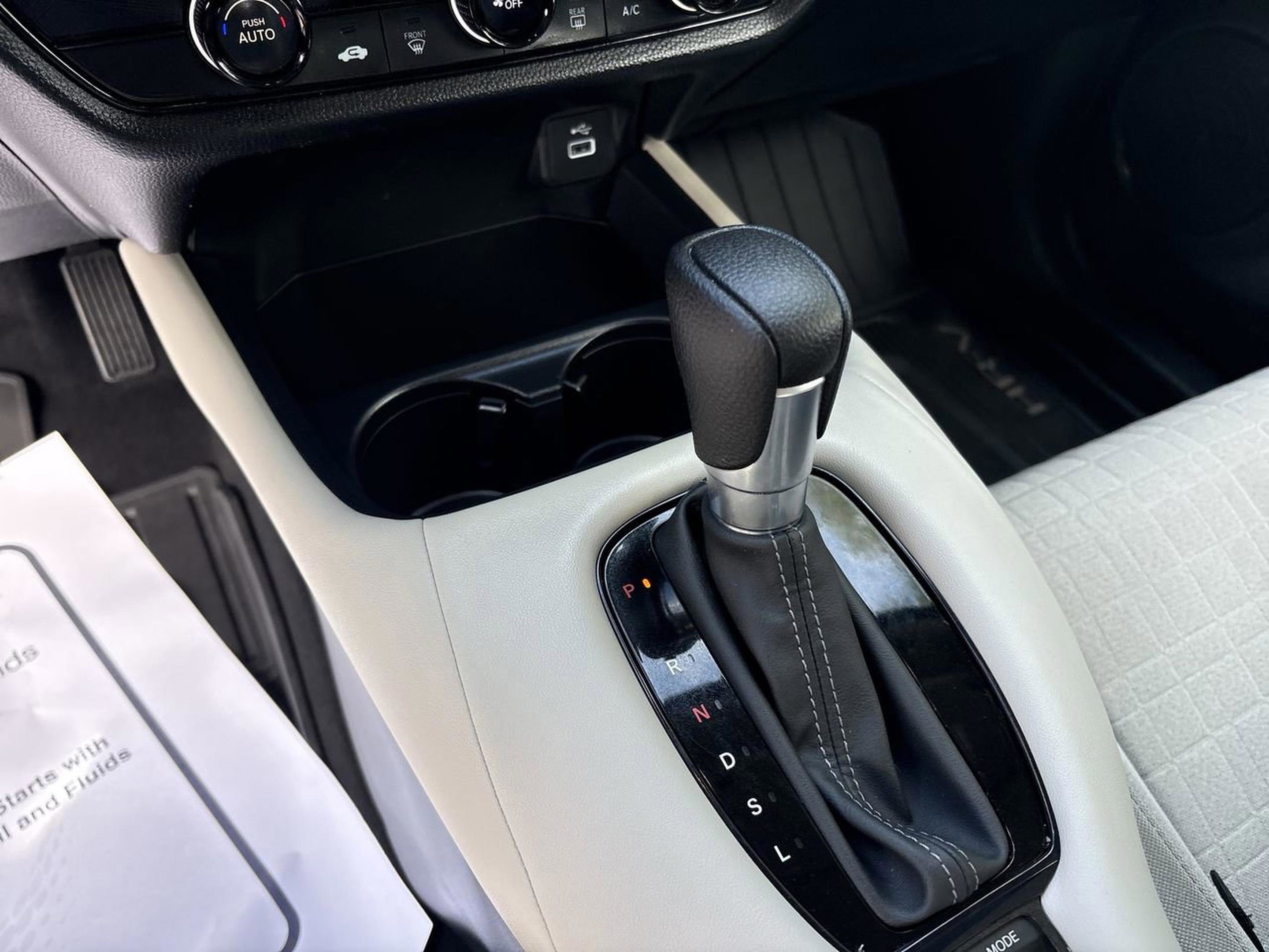 Used 2023 Honda HR-V LX image 16