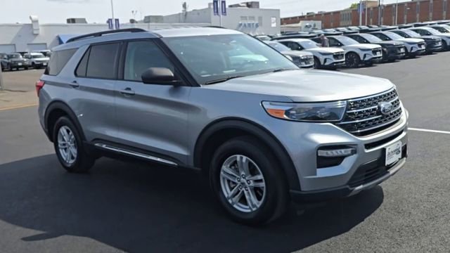 Certified 2023 Ford Explorer XLT w/ Equipment Group 202A AWD/4WD image 3