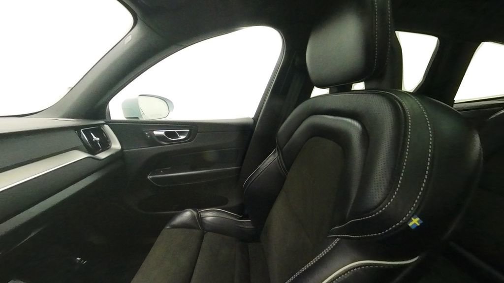 Used 2018 Volvo XC60 T6 R-Design w/ Convenience Package AWD/4WD image 29