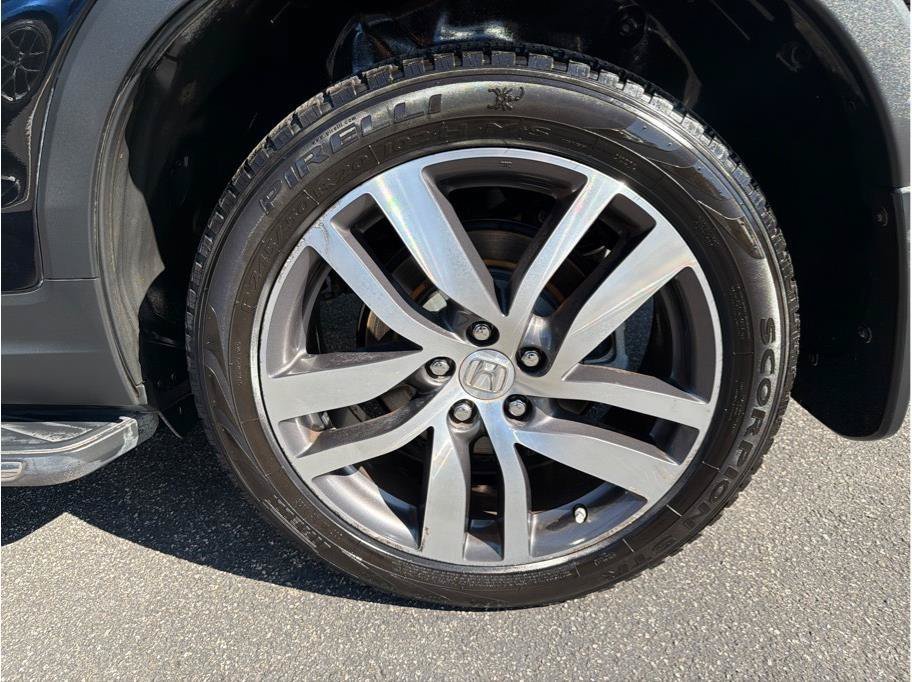 Used 2017 Honda Pilot Touring image 27