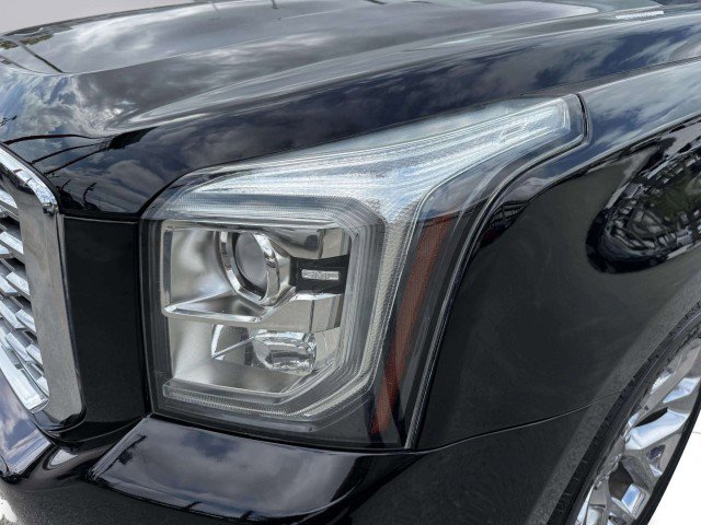 Used 2018 GMC Yukon XL Denali w/ Denali Ultimate Package AWD/4WD image 13