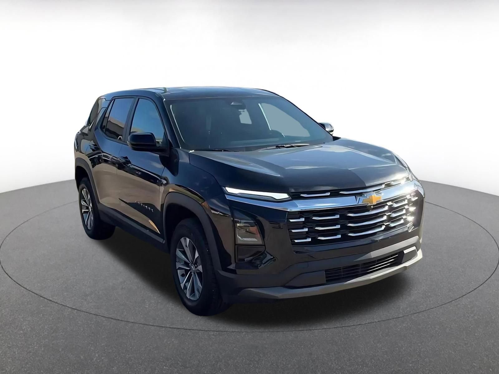 Used 2025 Chevrolet Equinox LT AWD/4WD image 3