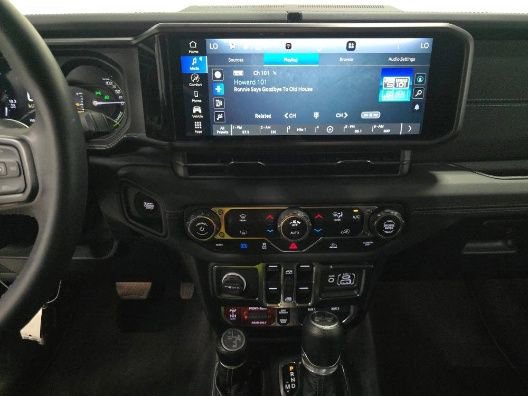 Used 2024 Jeep Wrangler Unlimited Rubicon 4xe image 12