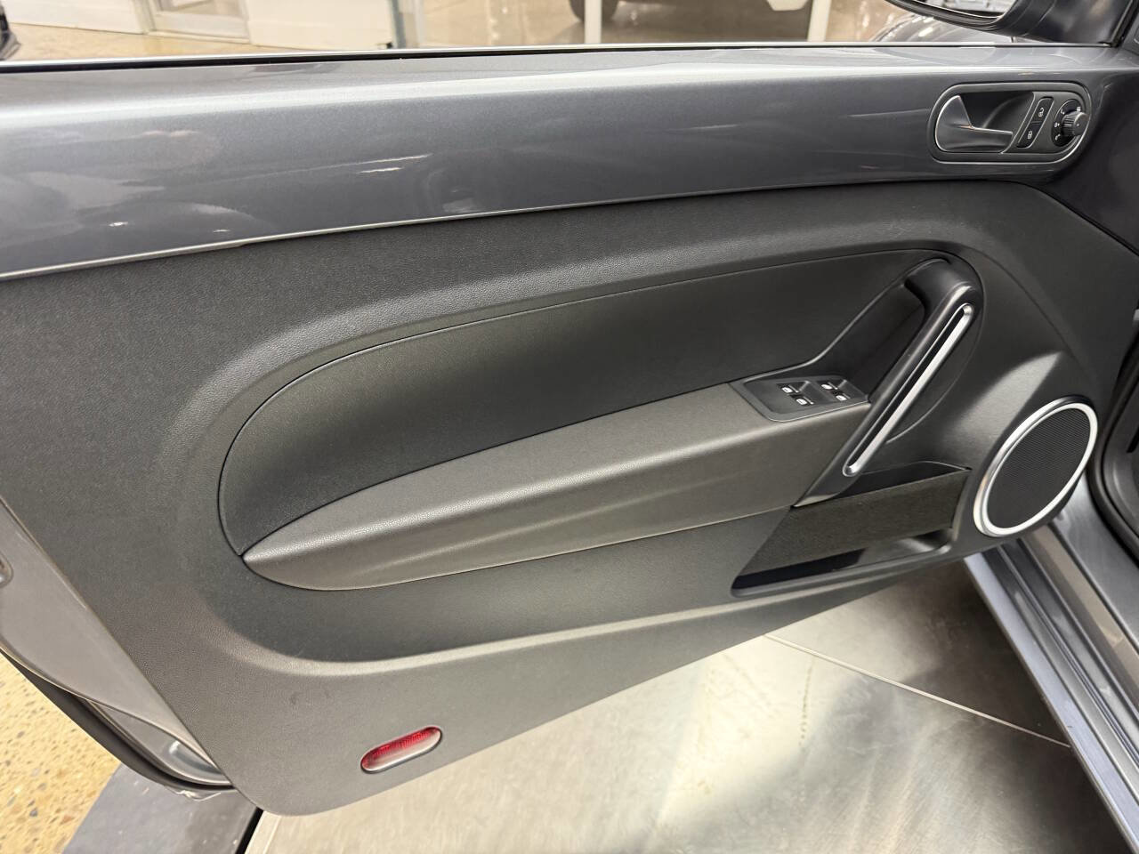 Used 2014 Volkswagen Beetle 2.5 image 19