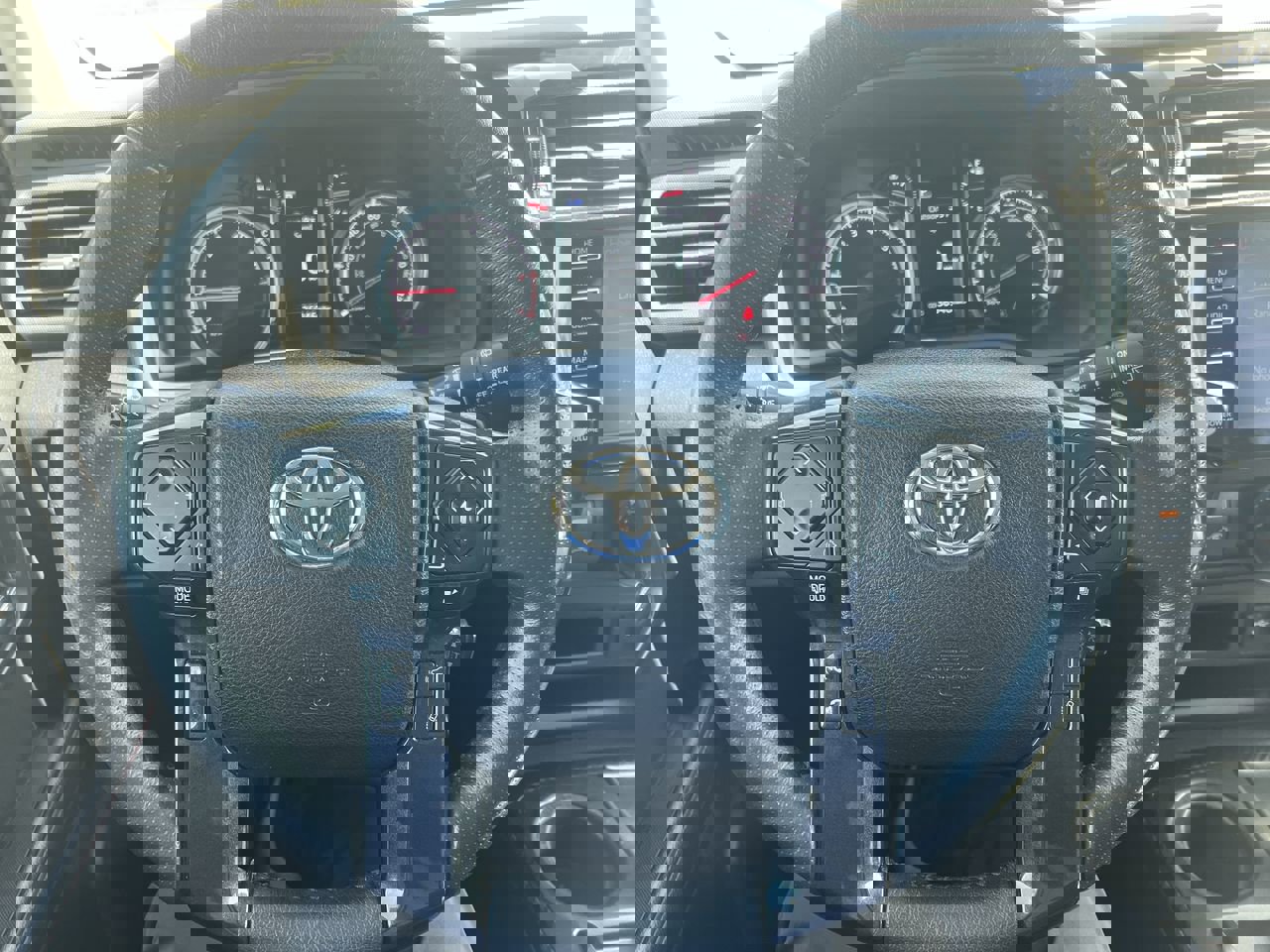 Used 2024 Toyota 4Runner TRD Off-Road image 18