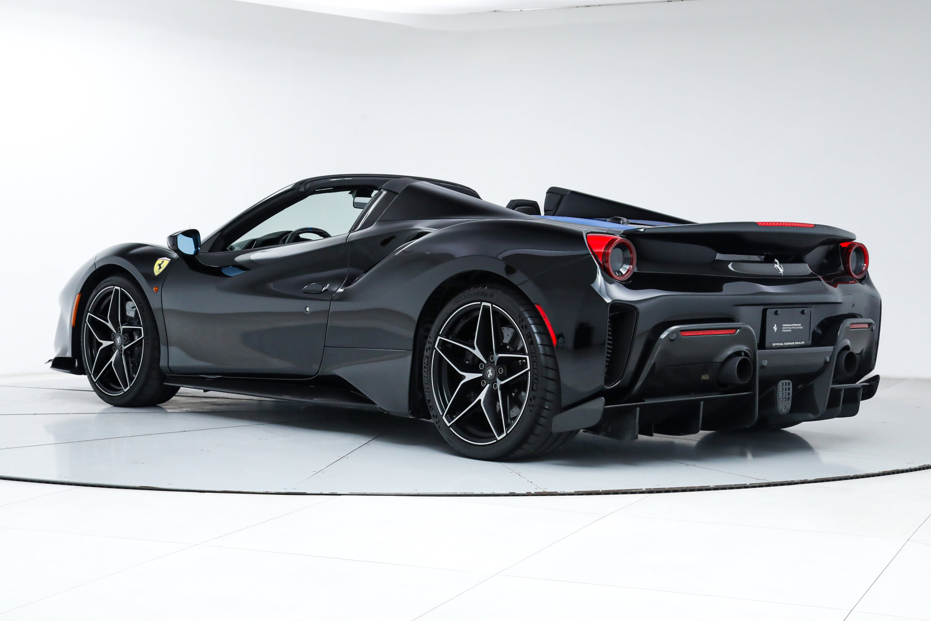 Certified 2019 Ferrari 488 Pista Spider image 8