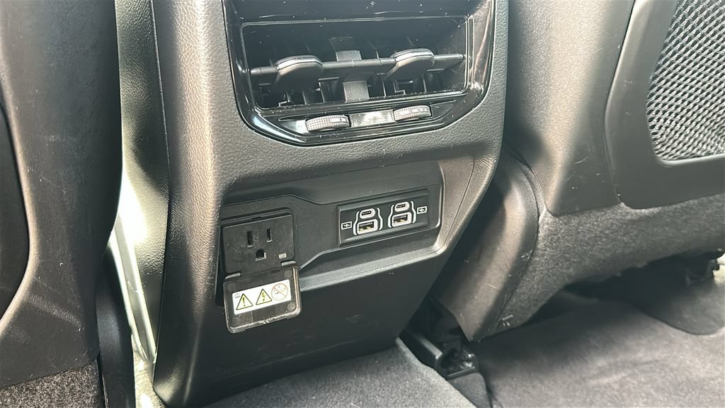 Used 2025 Jeep Grand Cherokee Altitude AWD/4WD image 27