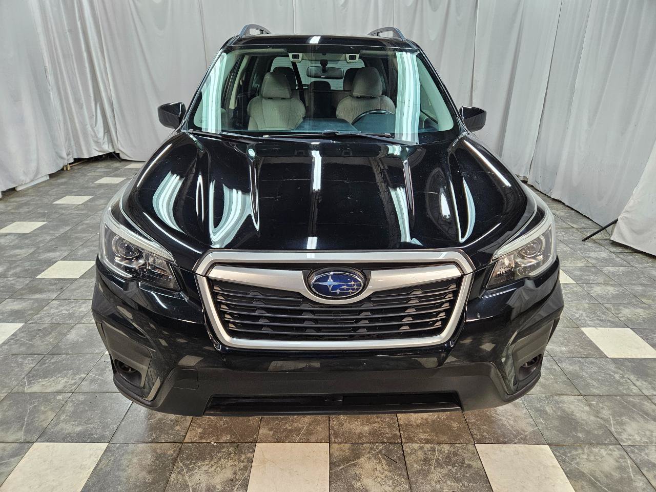 Used 2019 Subaru Forester Premium AWD/4WD image 3