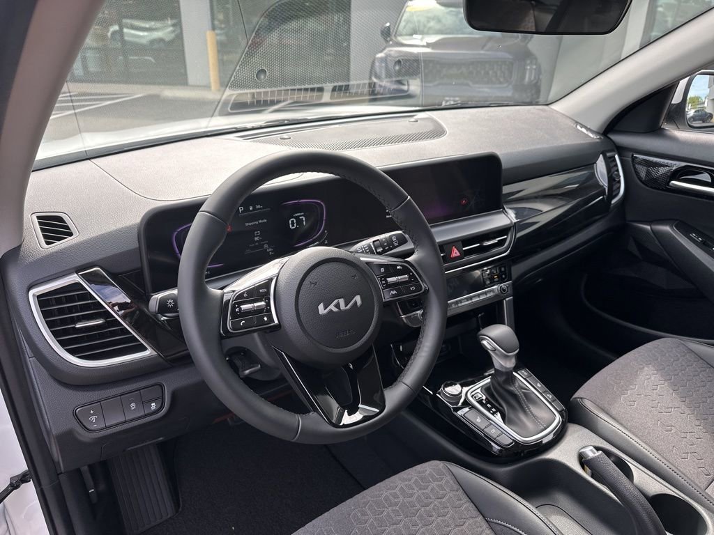 Used 2026 Kia Seltos S AWD/4WD image 31