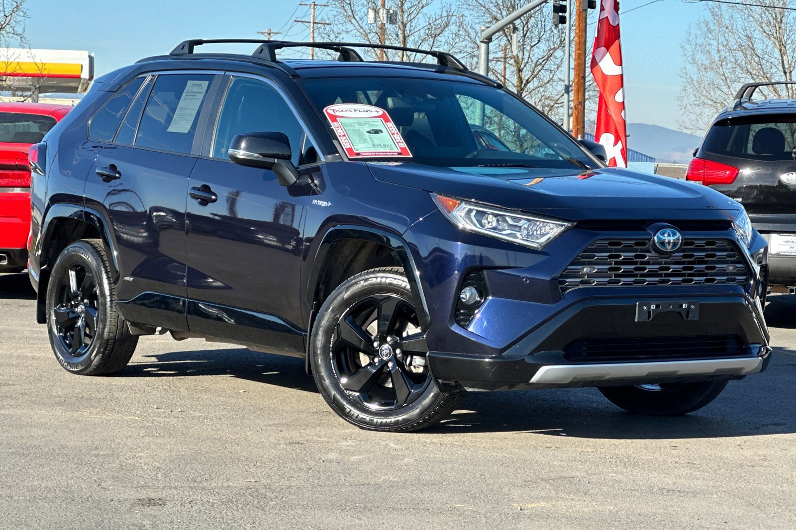 Used 2021 Toyota RAV4 XSE AWD/4WD image 2