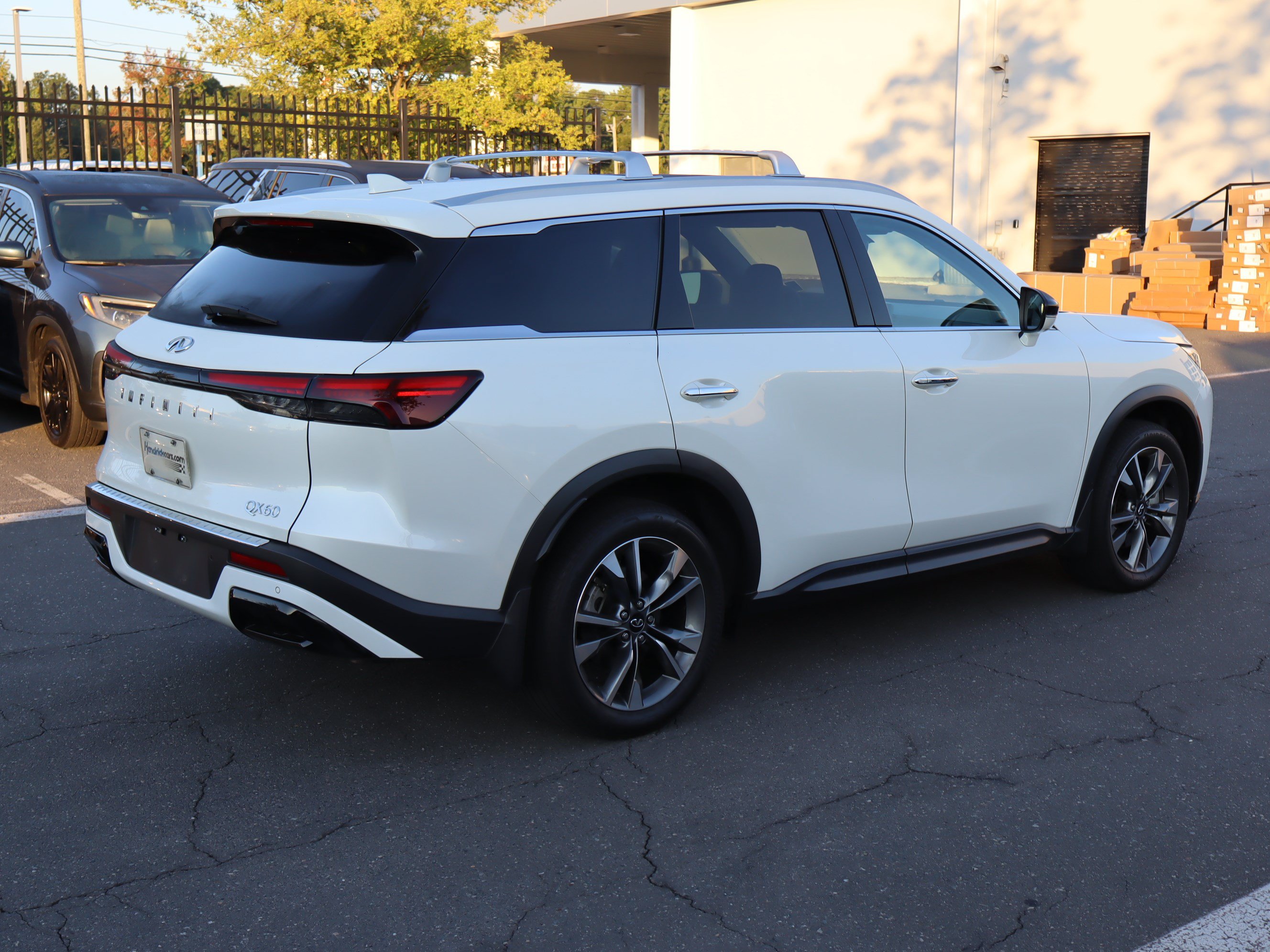 Used 2023 INFINITI QX60 Luxe w/ Cargo Package FWD image 10