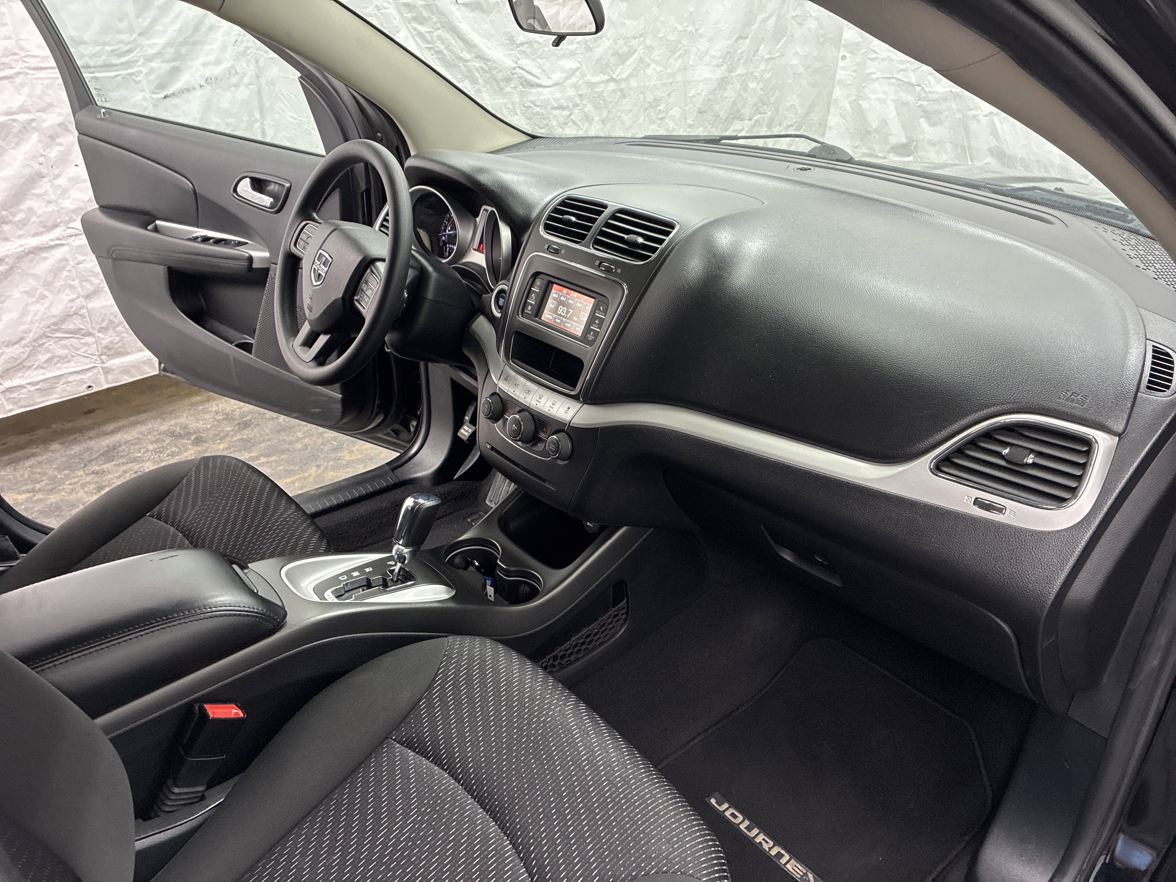 Used 2017 Dodge Journey SE FWD image 14