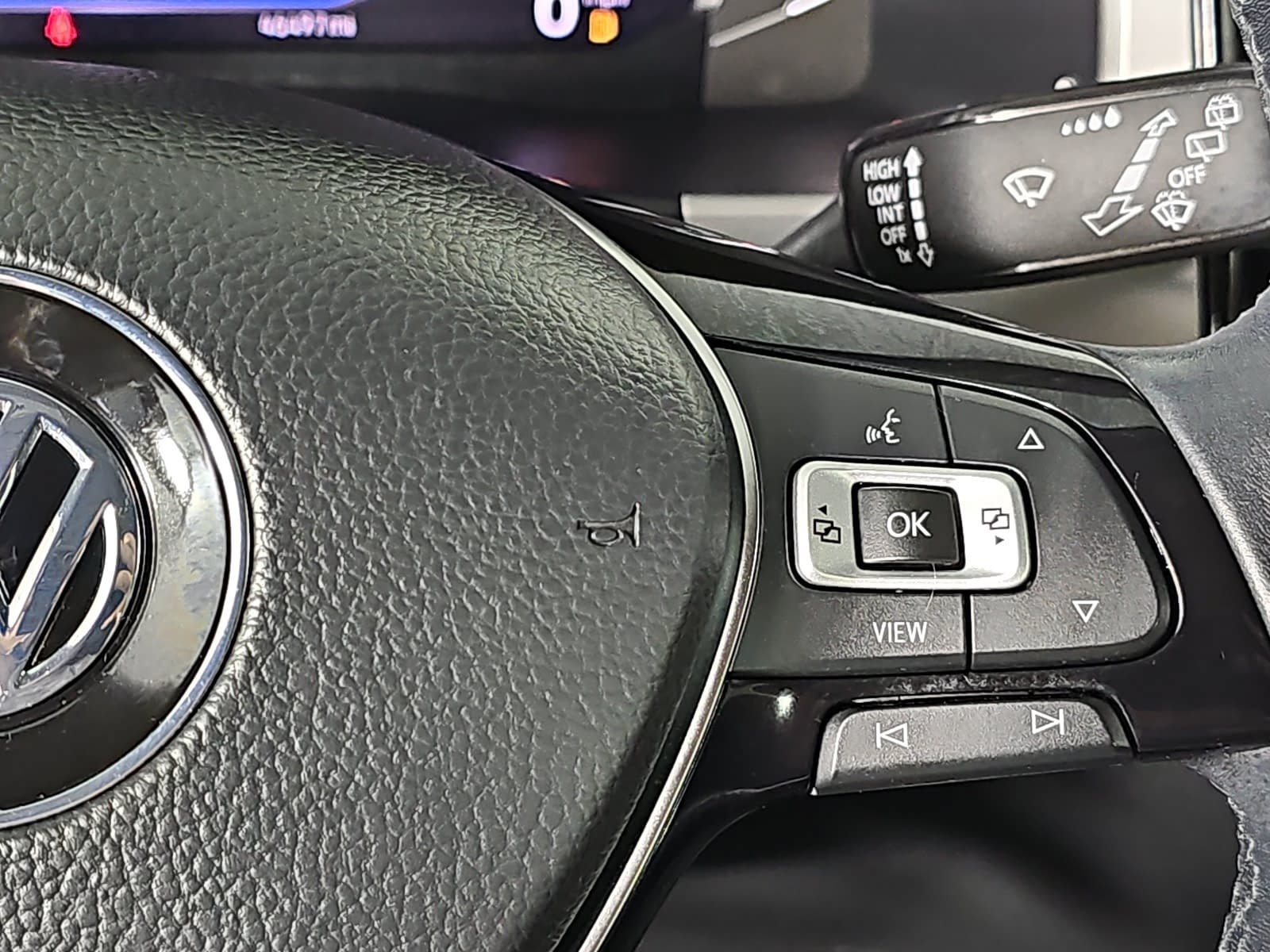 Used 2020 Volkswagen Atlas SEL R-Line AWD/4WD image 22
