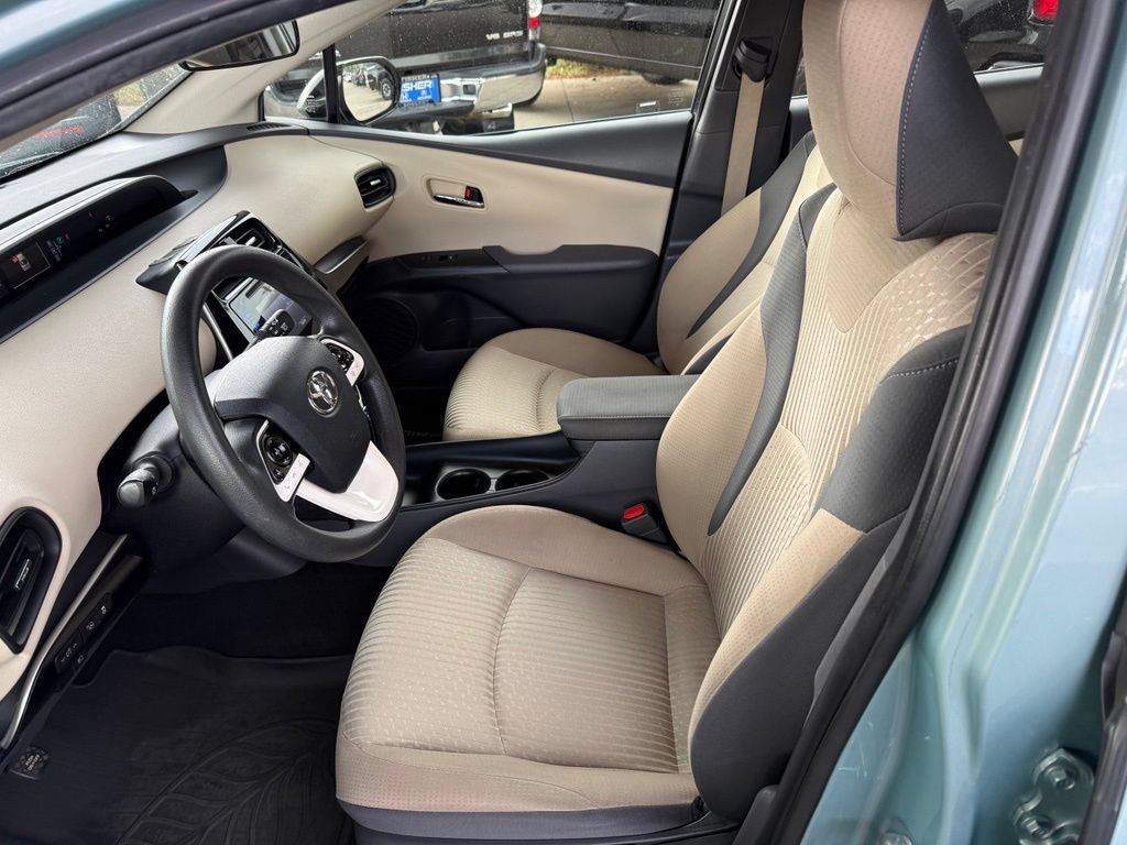 Used 2017 Toyota Prius Two w/ Prius Two Safety Plus Package FWD image 11