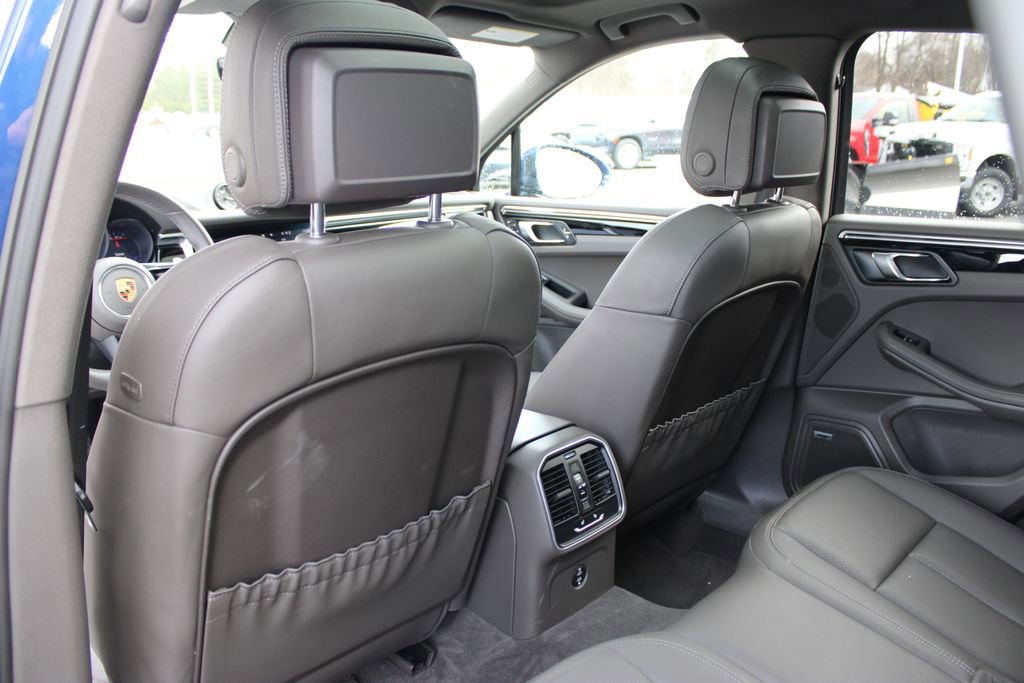 Used 2025 Porsche Macan image 15