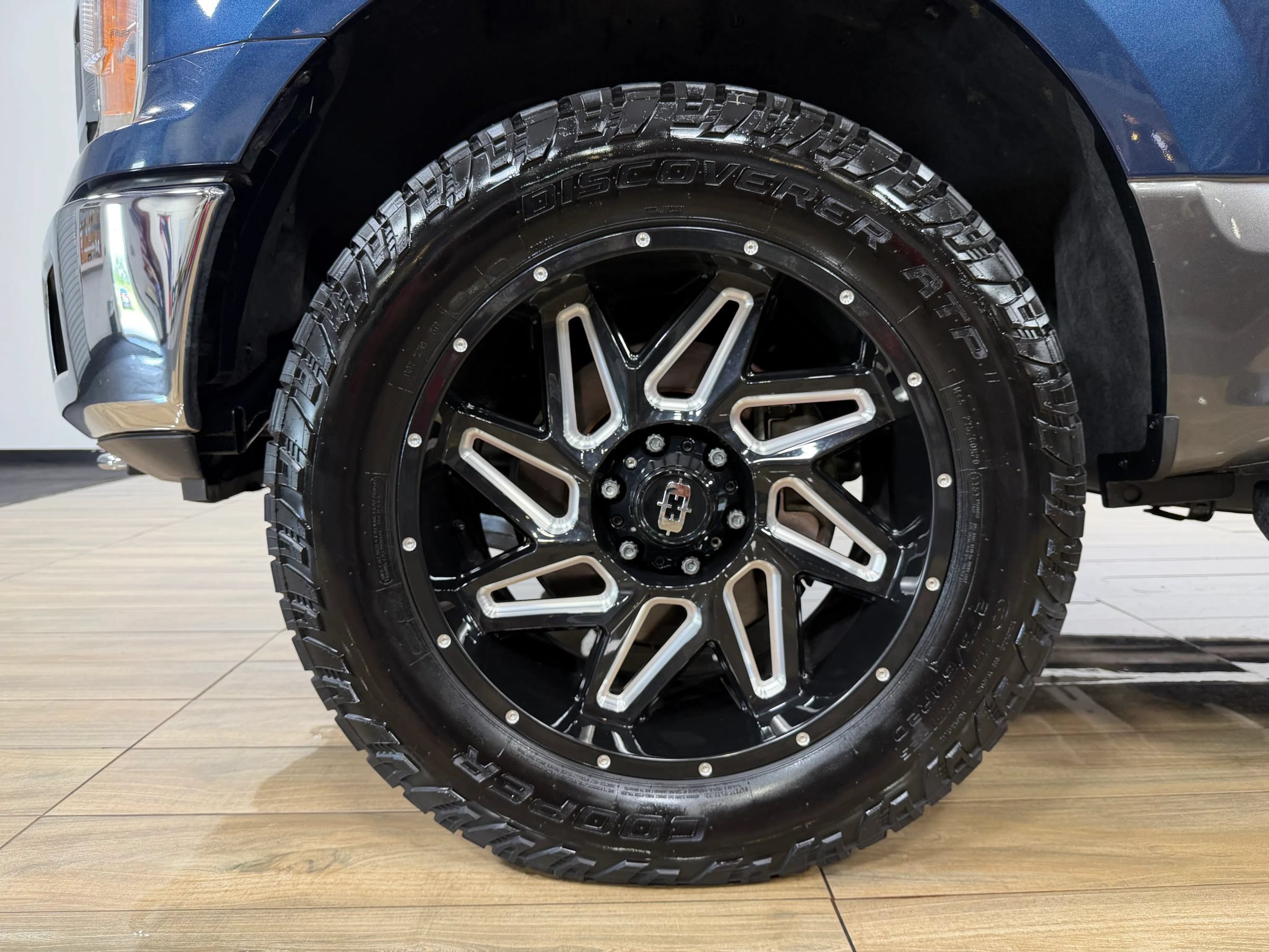 Used 2019 Ford F150 XLT w/ Equipment Group 301A Mid AWD/4WD image 11