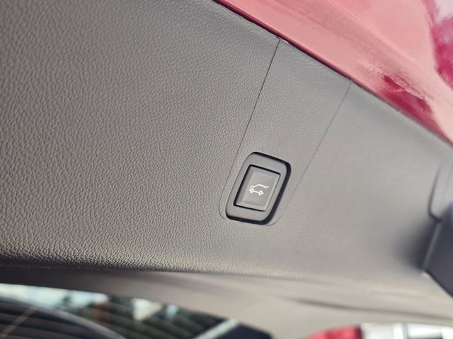 Used 2023 Chevrolet Traverse LT image 13