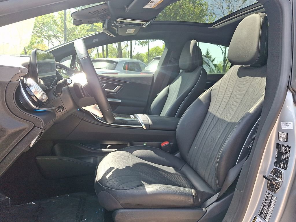 Used 2023 Mercedes-Benz EQE 500 4MATIC Sedan w/ Digital Light Package image 13