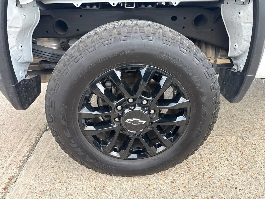 Used 2025 Chevrolet Silverado 2500 Custom AWD/4WD image 8