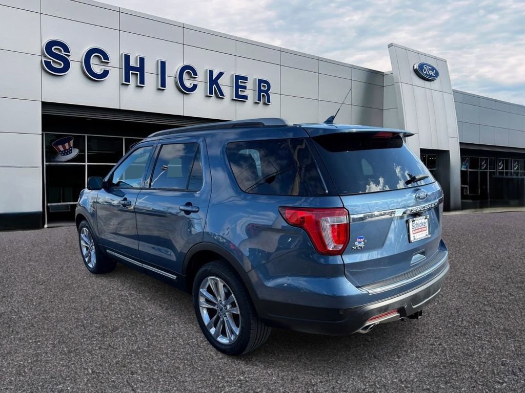 Used 2018 Ford Explorer XLT w/ Equipment Group 202A image 3