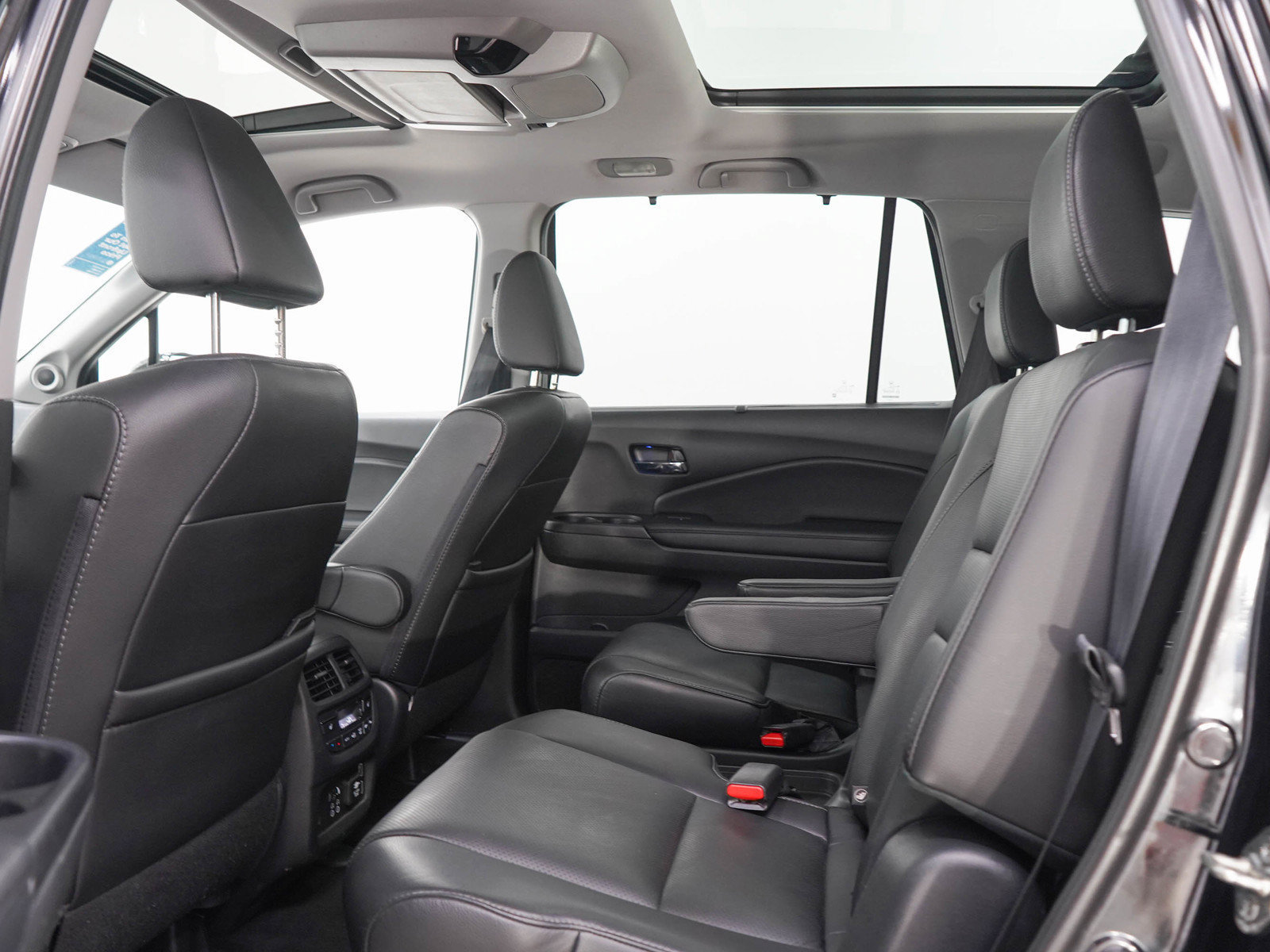 Used 2019 Honda Pilot Touring image 15