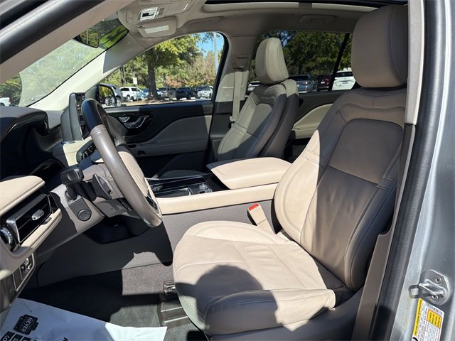 Used 2023 Lincoln Aviator Grand Touring image 11