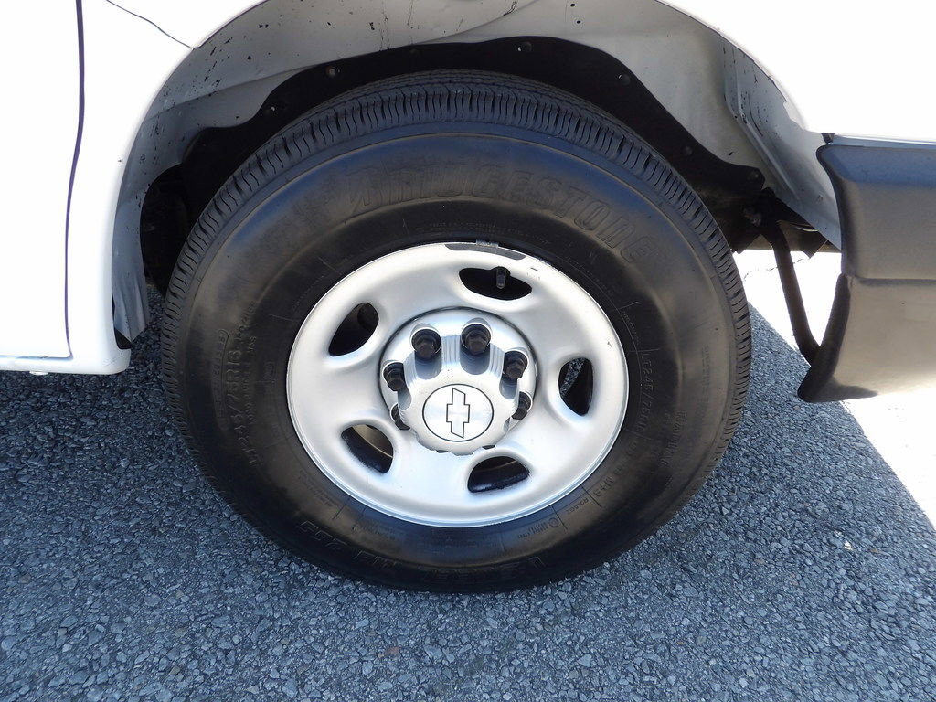 Used 2017 Chevrolet Express 2500 image 51