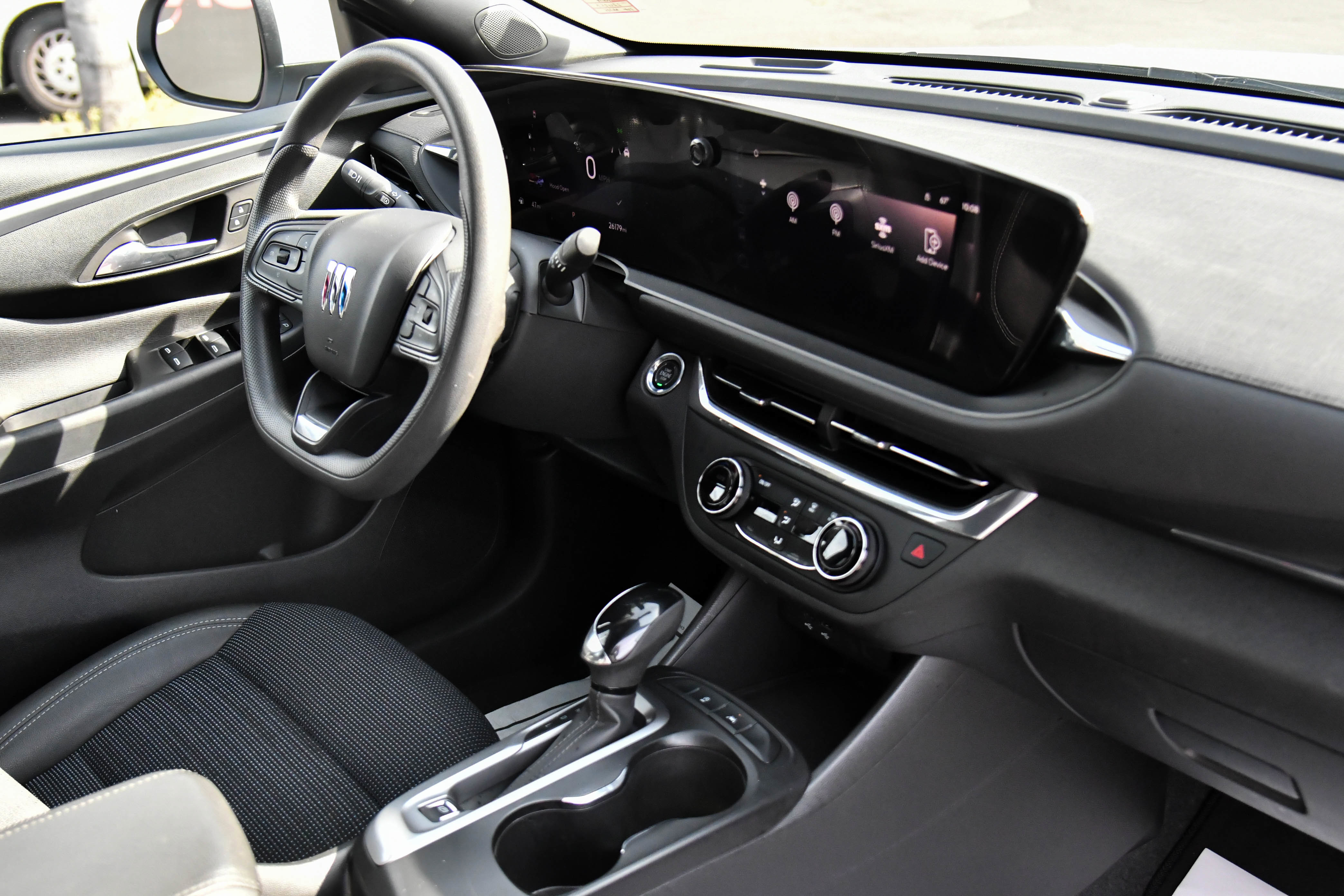 Used 2025 Buick Envista Preferred image 44