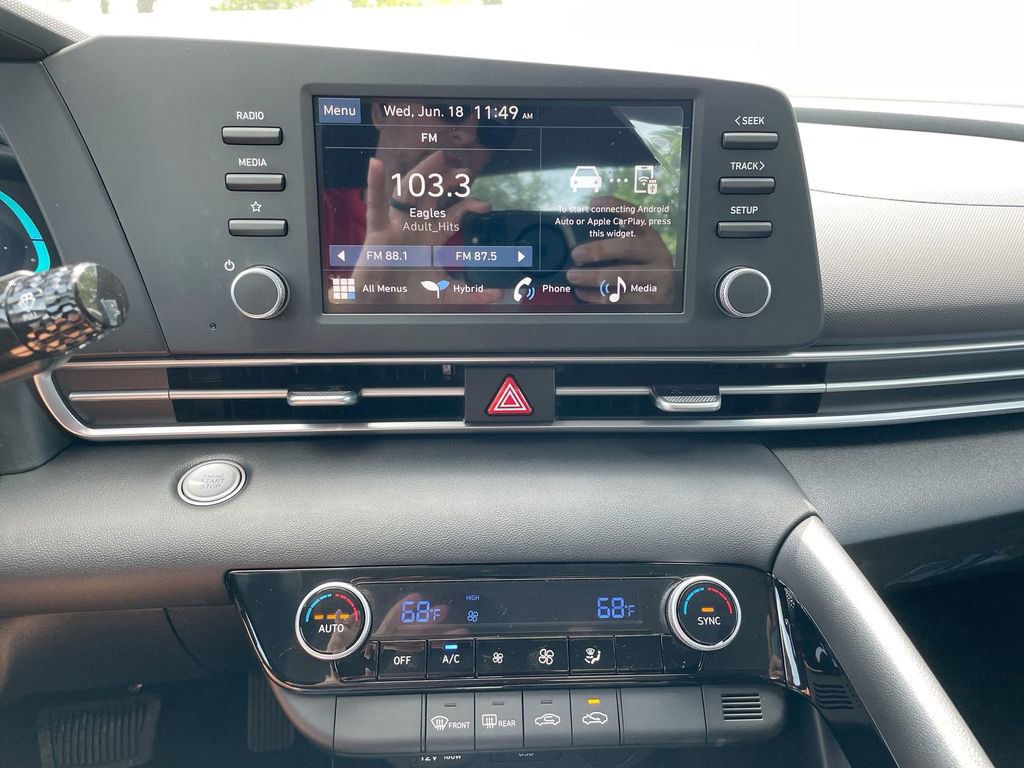 Used 2025 Hyundai Elantra Blue image 47