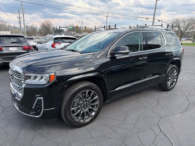 Used 2022 GMC Acadia Denali w/ Black Diamond Edition image 3
