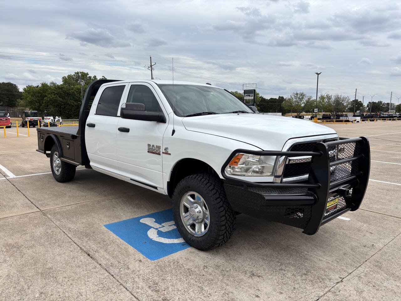 Used 2017 RAM 2500 Tradesman w/ Chrome Appearance Group AWD/4WD image 3