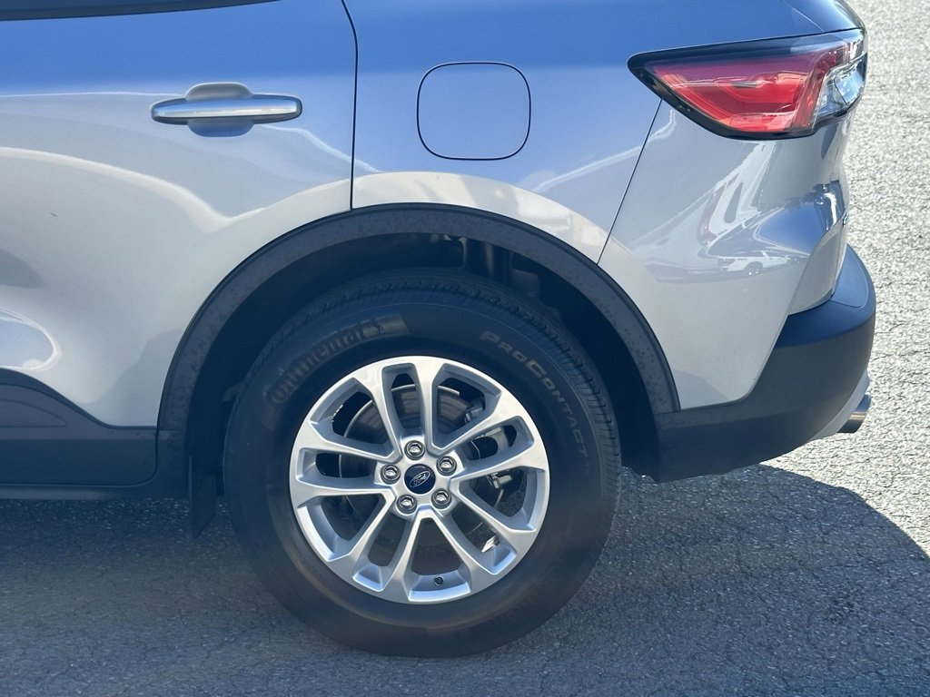 Used 2022 Ford Escape SE image 33