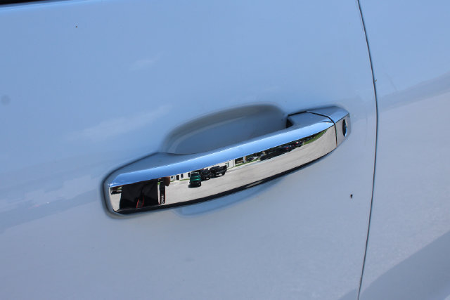 Used 2018 Chevrolet Silverado 1500 LTZ AWD/4WD image 9
