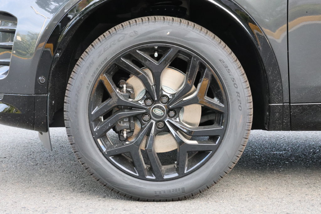 New 2026 Land Rover Discovery Sport Landmark AWD/4WD image 8