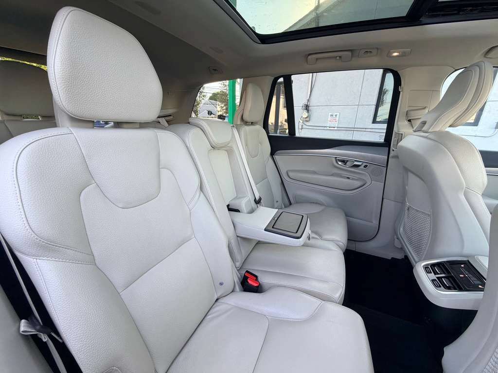 Used 2023 Volvo XC90 B5 Core w/ Climate Package AWD/4WD image 31