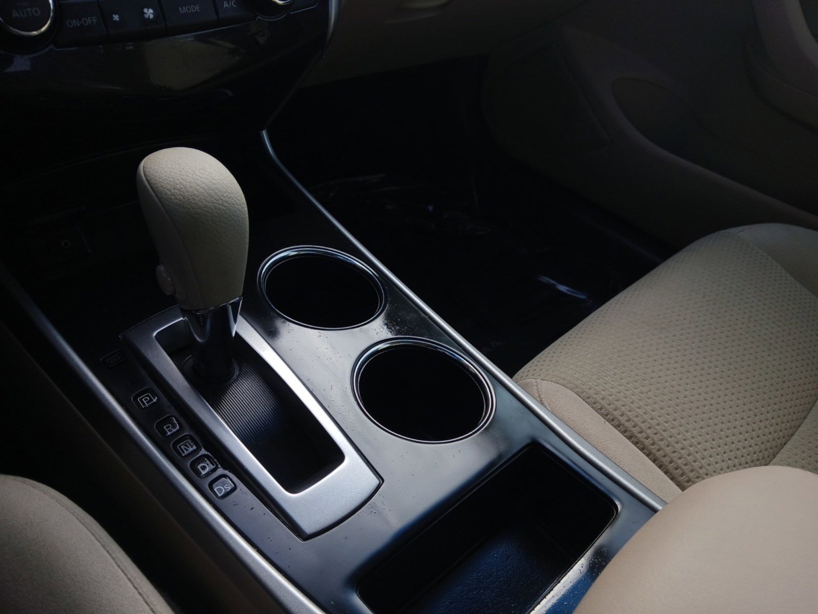 Used 2015 Nissan Altima 2.5 SV w/ Convenience Package image 21