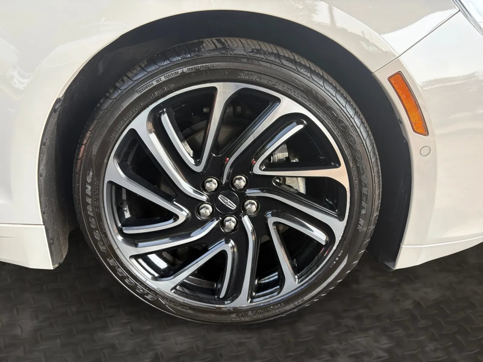 Used 2020 Lincoln MKZ Reserve w/ Elements Package AWD/4WD image 38