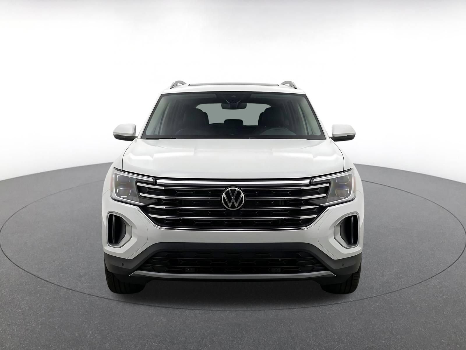 Used 2026 Volkswagen Atlas SE FWD image 2