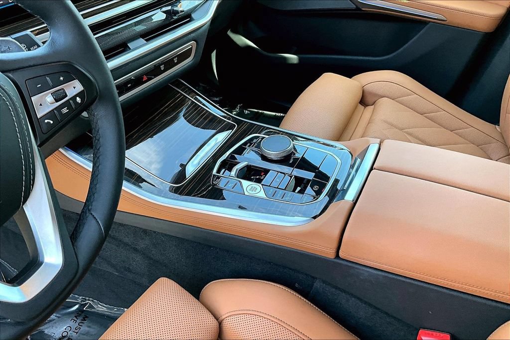 Used 2025 BMW X5 sDrive40i w/ Premium Package RWD image 16
