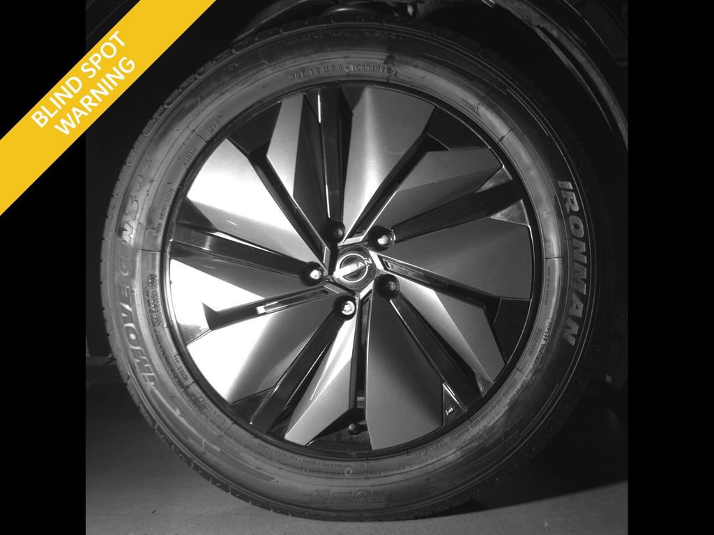 Used 2024 Nissan Ariya AWD image 9