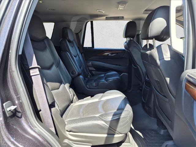 Used 2017 Cadillac Escalade Luxury RWD image 17