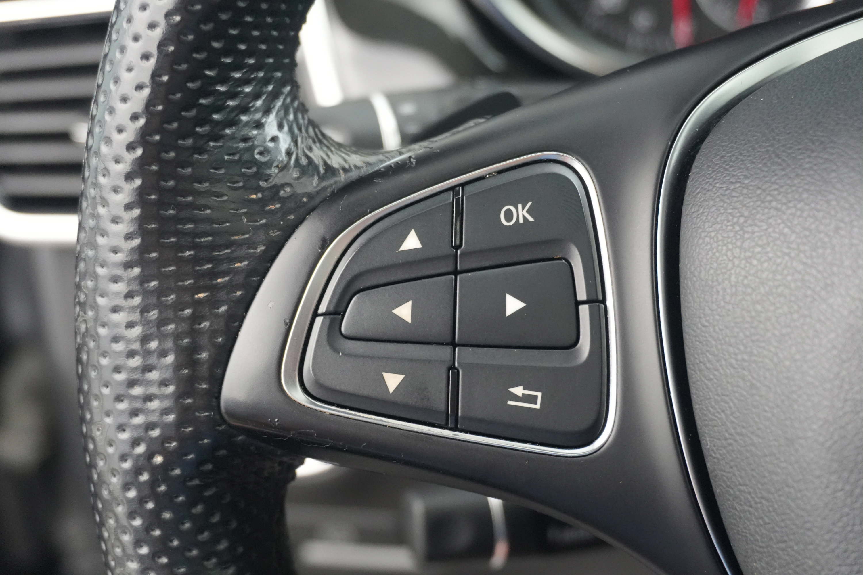 Used 2019 Mercedes-Benz GLE 400 4MATIC w/ Premium 1 Package image 33