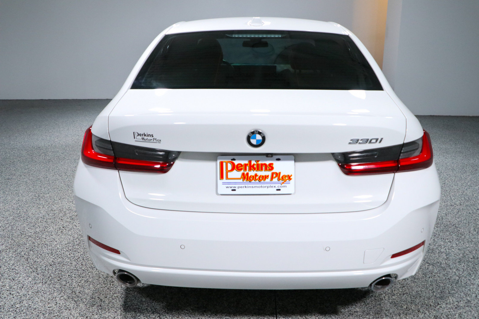 Used 2024 BMW 330i Sedan w/ Premium Package RWD image 8