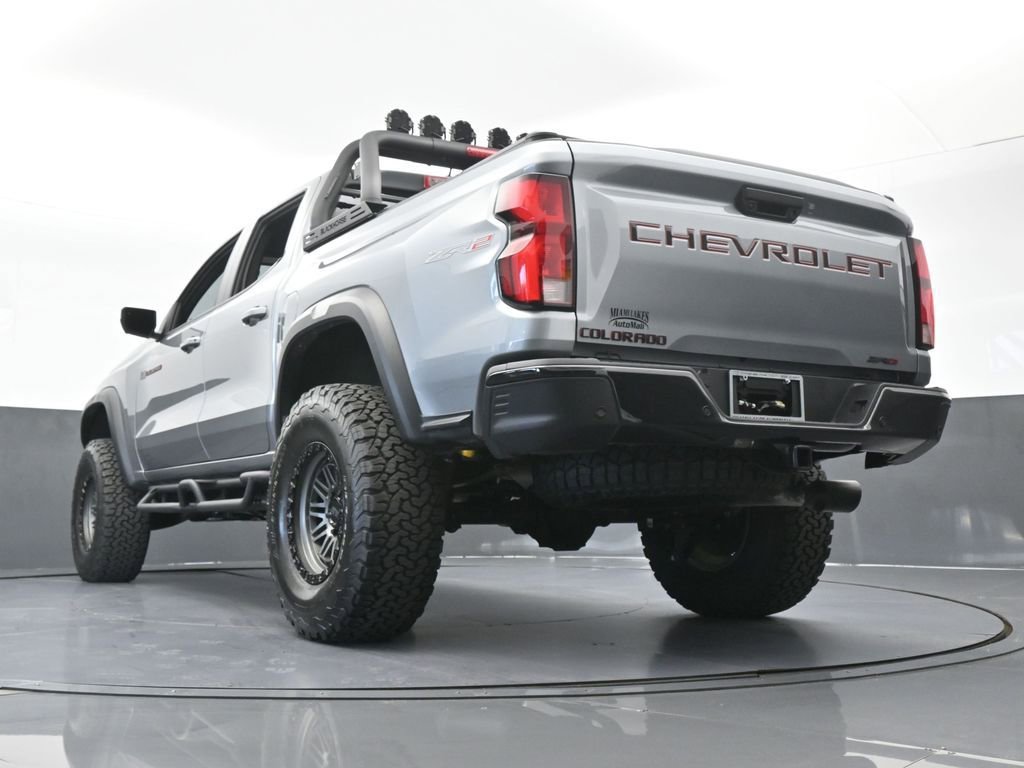 Used 2025 Chevrolet Colorado ZR2 w/ Technology Package AWD/4WD image 64