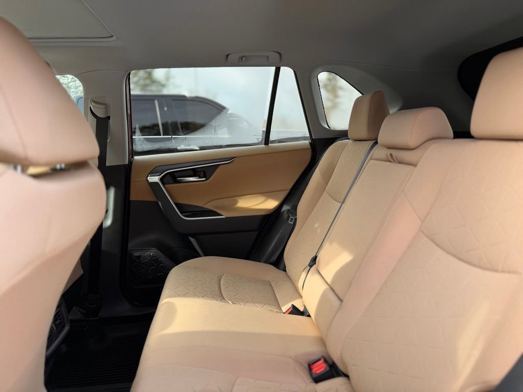 Used 2021 Toyota RAV4 XLE image 6