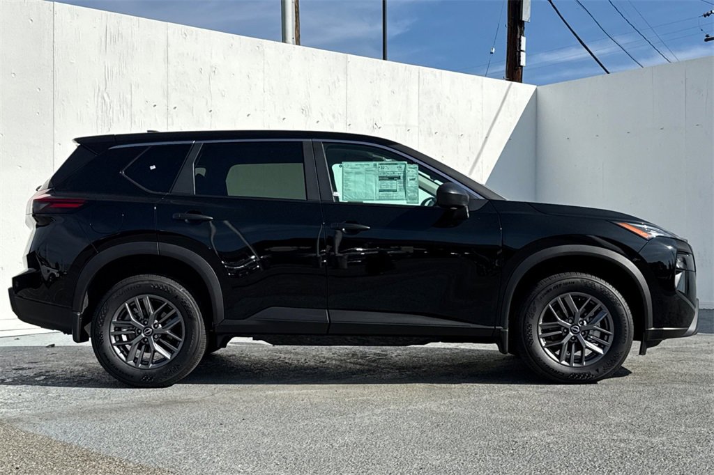 New 2026 Nissan Rogue S image 4