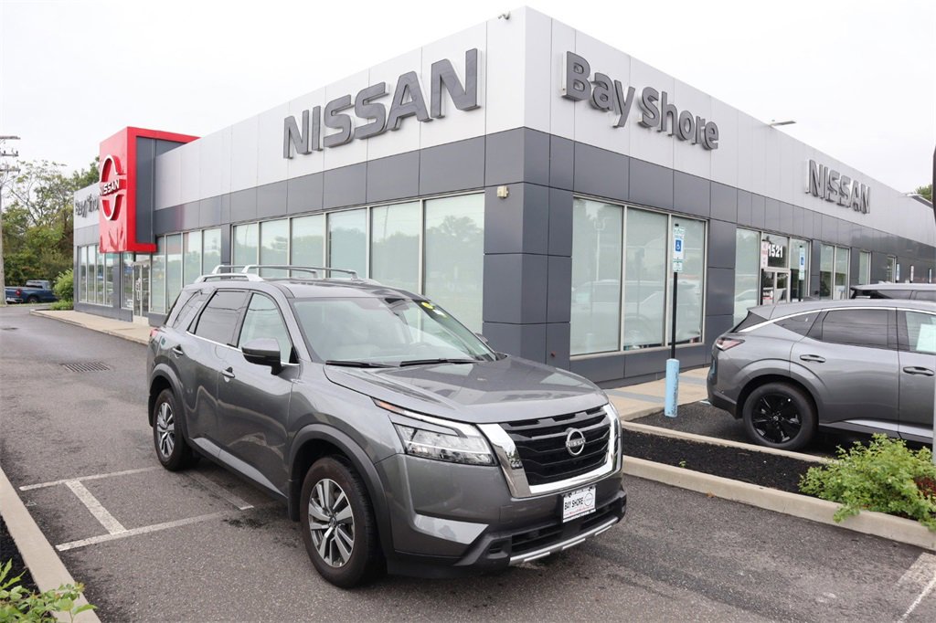 Certified 2024 Nissan Pathfinder SL
