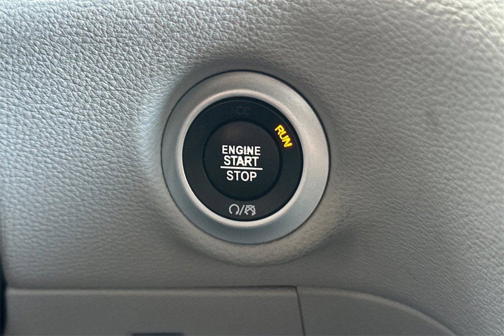 Used 2022 Chrysler Pacifica Touring-L image 20